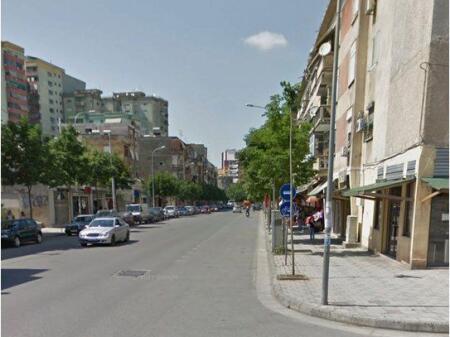 Shitet Ambient Multifunksional – Rr. Barrikadave, Tiranë