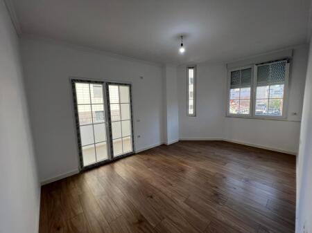 📣 SHITET Apartament 2+1 Me Depo Dhe Ballkon 📍 Prane Qendres 🛣️ Rruga e "Bogdaneve" ✨ 💶 Cmimi 255.000 Euro