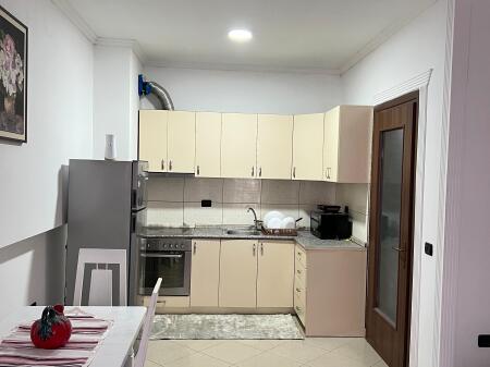 Apartament 1+1, Astir!