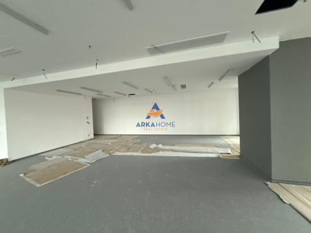 BUSINESS PREMISES FOR RENT DOWNTOWN ONE BUILDING 39250 EURO