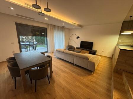 Super villa su tre piani in affitto a 5 minuti da TEG