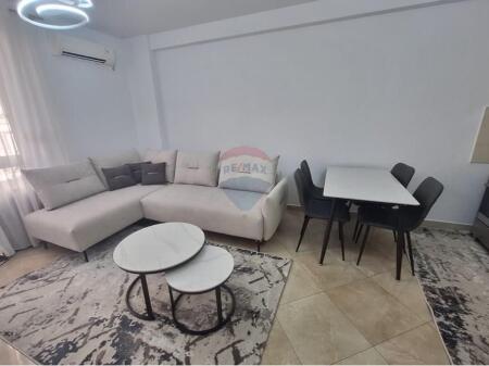 Apartament 2+1 me qera Rr.Barrikadave