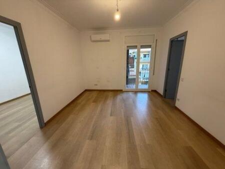 Ufficio in Affitto 3+1+2 a Selvia (ID BZ2763) Tirana