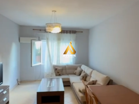 Apartment 2+1+2 for rent – Commune of Paris, Tirana