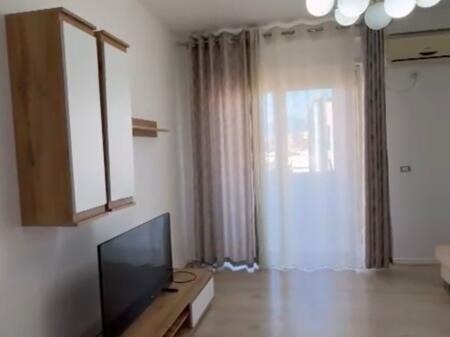 Jepet me qira 2+1+2 afer Bar OSLO ASTIR 550 mije Leke