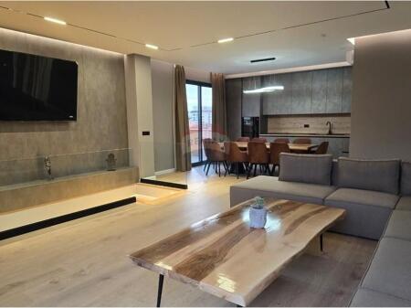 Qira/ Super penthouse+verande+post parkimi, 5 Maji