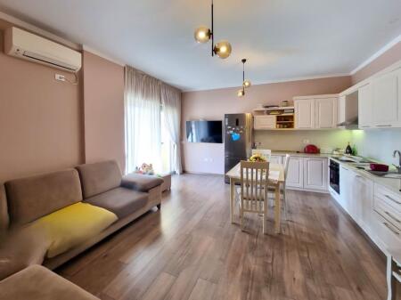 Apartament 1+1 me qira tek Kopshti Zoologjik! 650 € /Muaj