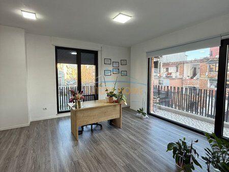 Shitet, Apartament 1+1+Post parkimi, Rruga Qemal Stafa, Tiran