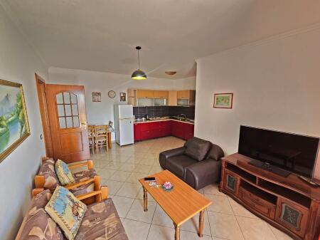 JEPET ME QERA APARTAMENT 2+1 PRANE POLIKLINIKES DURRES