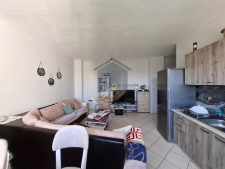 Shitet apartament 2+1 në Plazh Iliria, Durrës – Vetëm 200m nga deti!