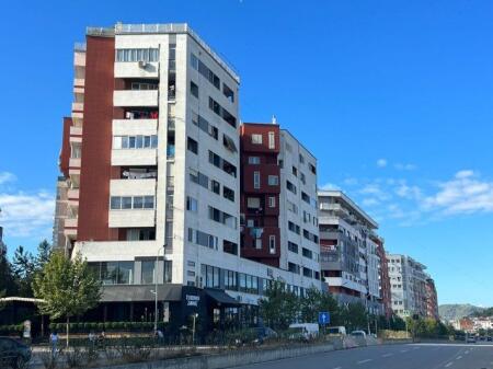 Jepet 2+1 me Qera ne Astir , Prane Rosinit