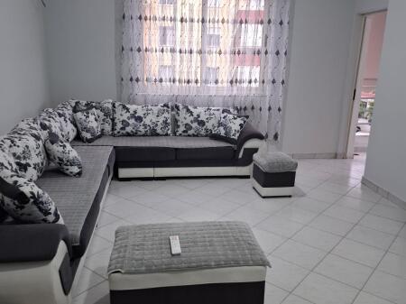 Jepet me qira apartament 2+1 në Astir te Bohemi!