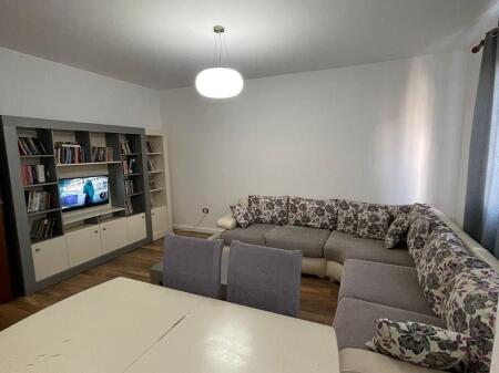 Jepet me qira apartament 1+1 në Allias!