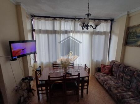 Shitet Apartament 3+1 Prane Stadiumit Niko Dovana