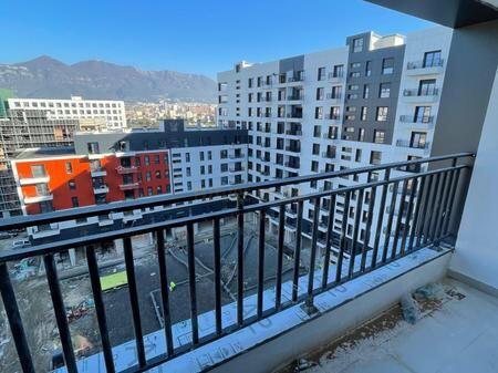 Shitet, Apartament 2+1+2, Jordan Misja, Tiranë