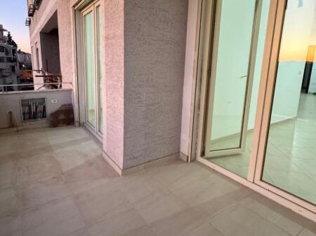 Apartament 1+1, Fresku, Tiranë