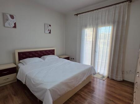 Rruga e Elbasanit te Ambasada e Kuvajtit, jepet me qira hyrje 1+1!