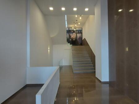 SHOP UNIT FOR SALE NEAR PORCELAIN 126,600 EURO