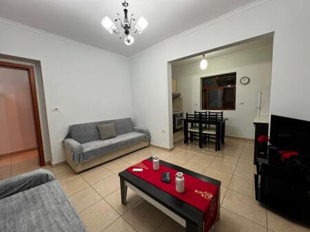 Apartament 1+1 me Qera Afatgjate - Rruga e Dibres, sheshi Medresese Tirane
