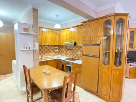 Affittasi 2+2 via Barrikata arredato 700 eu