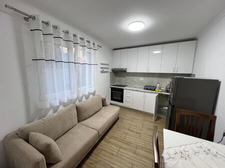 🏠 Apartament 1+1 me qira tek Bulevardi Zogu i Parë! 📍 Qendër
