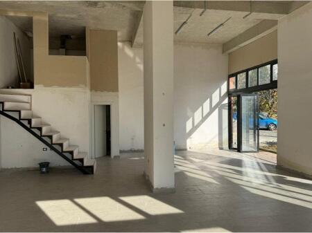 AMBIENT BIZNESI PER QIRA NE LAPRAKE