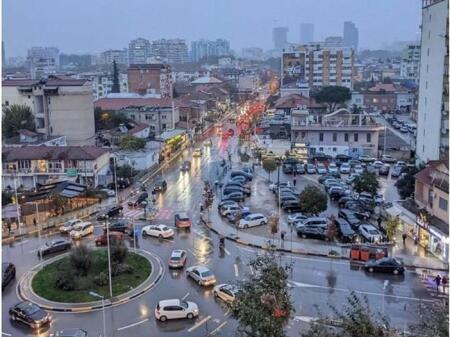 Business workshop for sale in Komuna e Parisit!