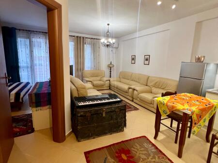 Jepet me Qera Apartament 1+1 ne Yzberisht