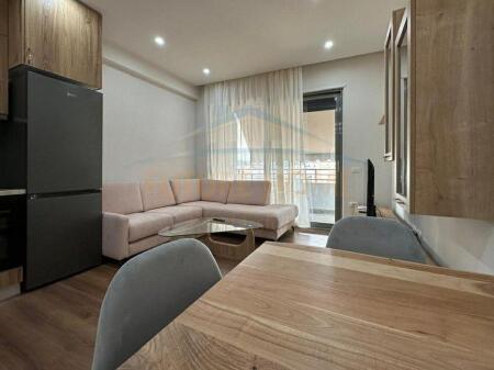 Qera, Apartament 1+1 + Post Parkimi , Pazari i Ri