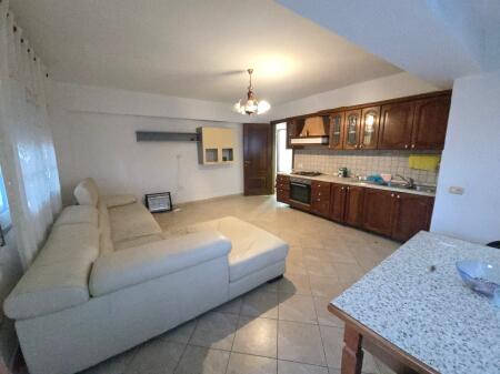 JEPET ME QERA APARTAMENT 2+1 PRANE STADIUMIT DURRES