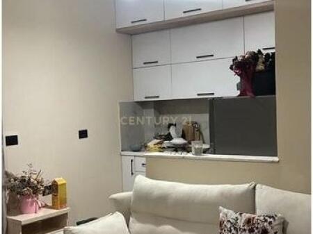 Apartament me qira ne fresk,Afer hotel gaxherrit