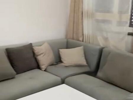 Selitë, jepet me qira hyrje 1+1!