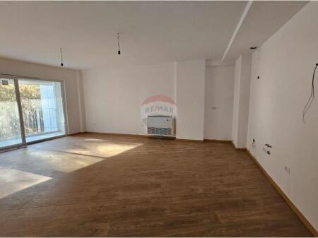 Ufficio in affitto vicino allo stadio Air Albania!