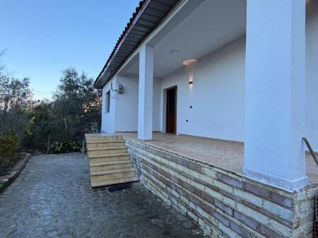 Private house for sale in Petrelë