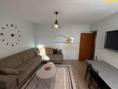Qera, Apartament 2+1, Tregu Elektrik , Tiranë.