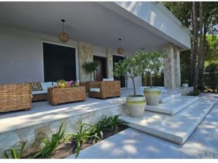 Super Vilë në Vijë të Parë – Kompleksi Lura