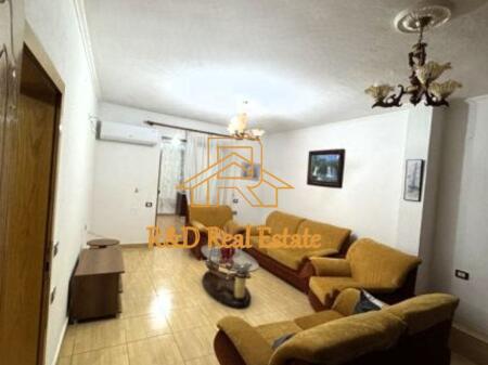 🏡 Jepet me qira – Apartament 2+1 + Ballkon(Venue)