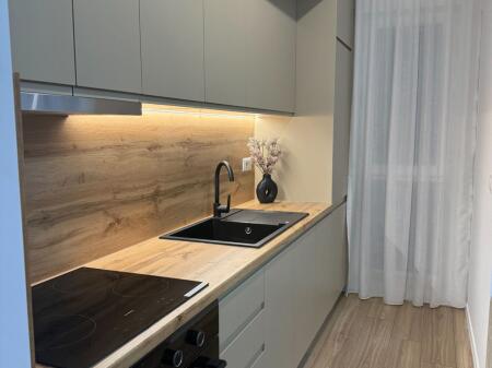Jepet me qira apartament 1+1 – Bulevardi i Ri, Jordan Misja