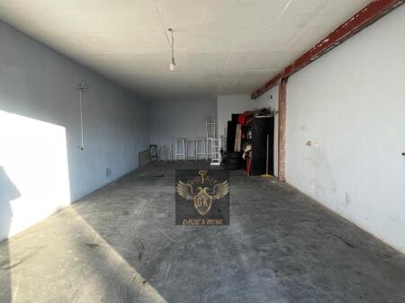 🚗 GARAZHD ME QERA NE HYRJE TE SHENAVLASHIT DURRES