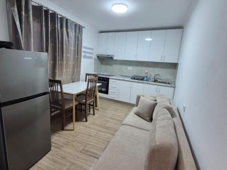 1+1,shpi private 1 kateshe,te barrikadat,500 mije leke