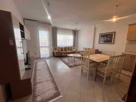 Jepet me qira apartament 2+1+2 prane Viles L, ne Astir
