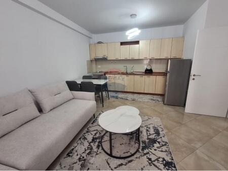Apartament 2+1 me qera Rr.Barrikadave