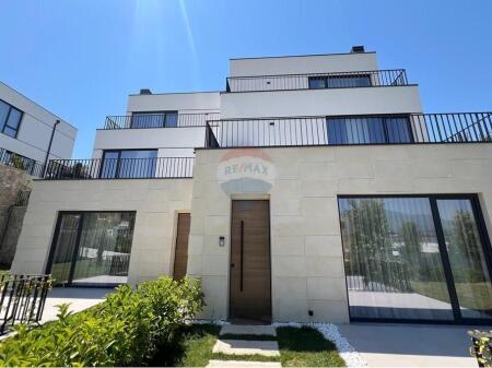 VILË MODERNE NË FOREST RESIDENCE – LIQENI I THATË