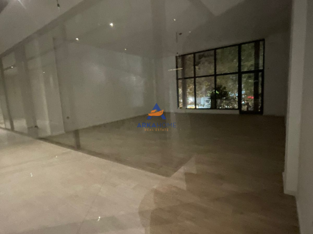 AFFITTASI AMBIENTE 132M2 "RRUGA E KAVAJES" 265.000 LEKE