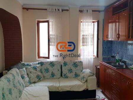 Tek Kompleksi Dinamo, Shitet Aparatment 2+1 Me Hapesira Te Bollshme !!