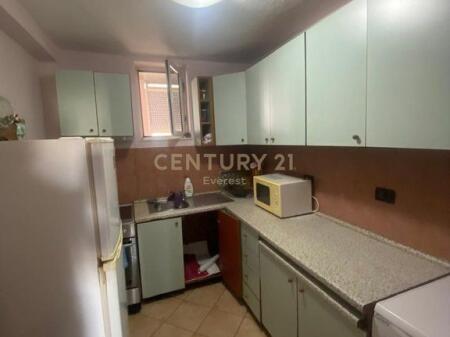 RRUGA E BARIKADAVE, JAPIM ME QIRA APARTAMENT 2+1