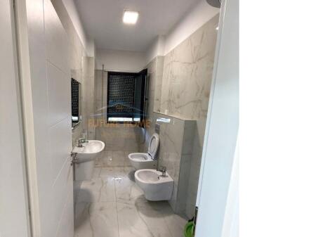 In vendita, Appartamento 1+1+Posto auto, Via Qemal Stafa, Tirana