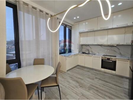 Appartamento 2+1 con parcheggio in affitto a Park Gate!