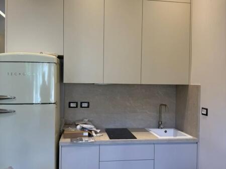 🏢Rruga e Dibres,prane Hotel Stela jepet me qera apartament 1+1,i mobiluar  65,000Leke