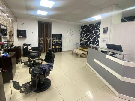 Shitet Ambient Komercial Në Shitje në Astir , Tiranë !!